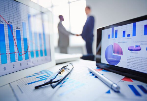 businessmen_handshaking